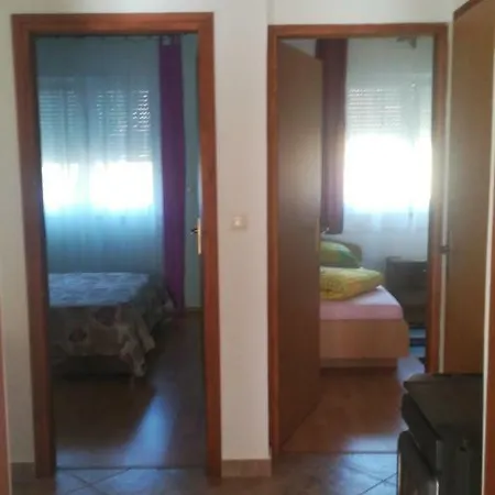 Mara Apartment *